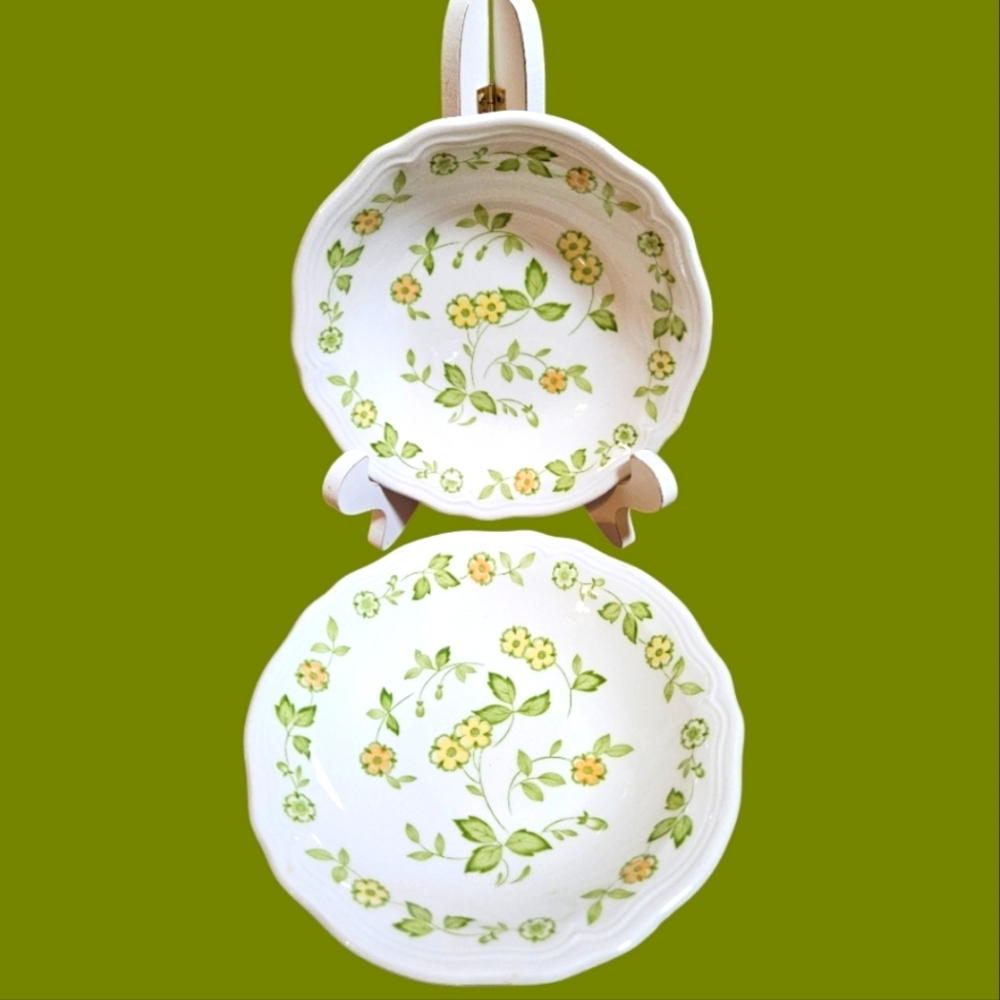 VINTAGE 1978 PETITE FLORA #4009 Ironstone Sears 6.5" Cereal Soup Bowls Set 2